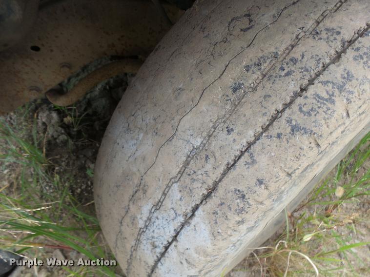 image for item K3059 1991 Chevrolet 2500 flatbed pickup truck