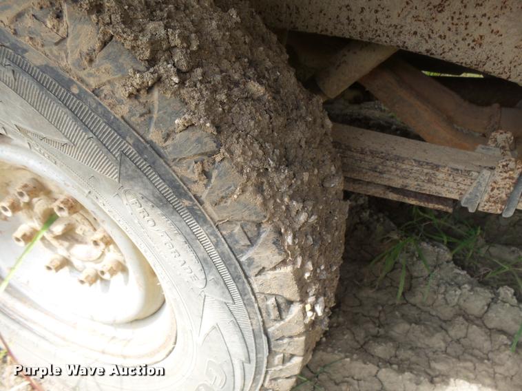 image for item K3059 1991 Chevrolet 2500 flatbed pickup truck