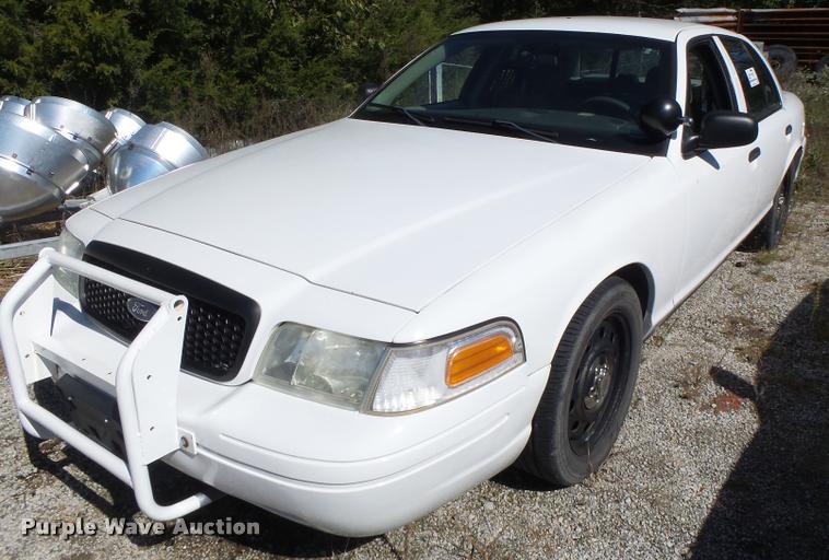 image for item K5674 2006 Ford Crown Victoria Police Interceptor
