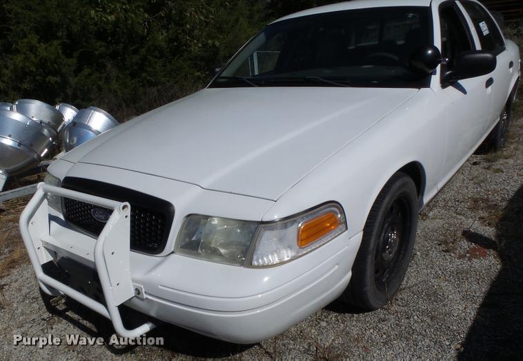 image for item K5674 2006 Ford Crown Victoria Police Interceptor