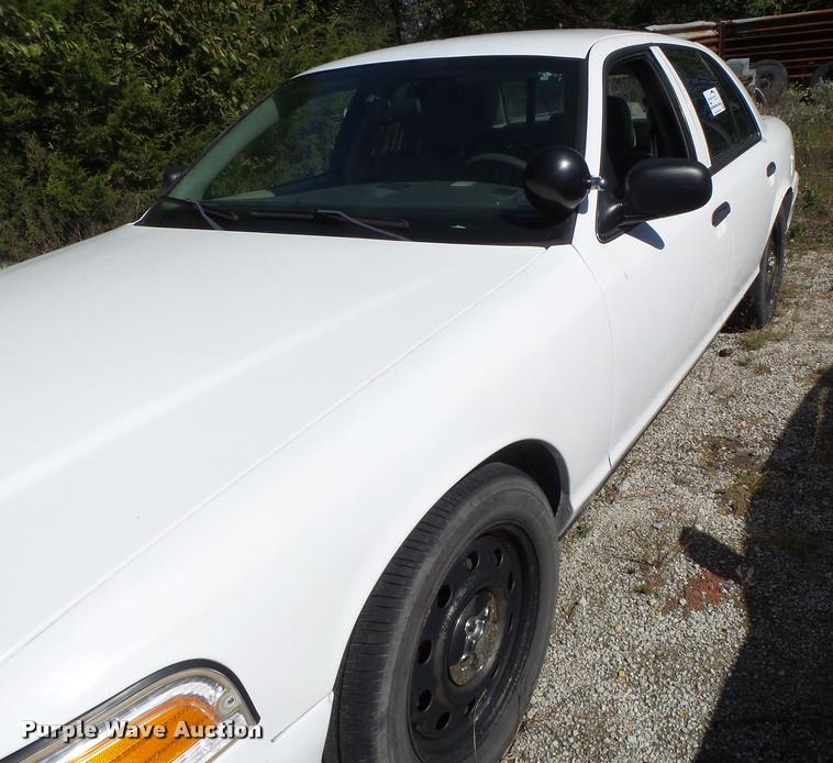 image for item K5674 2006 Ford Crown Victoria Police Interceptor