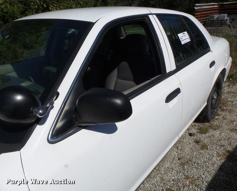 image for item K5674 2006 Ford Crown Victoria Police Interceptor