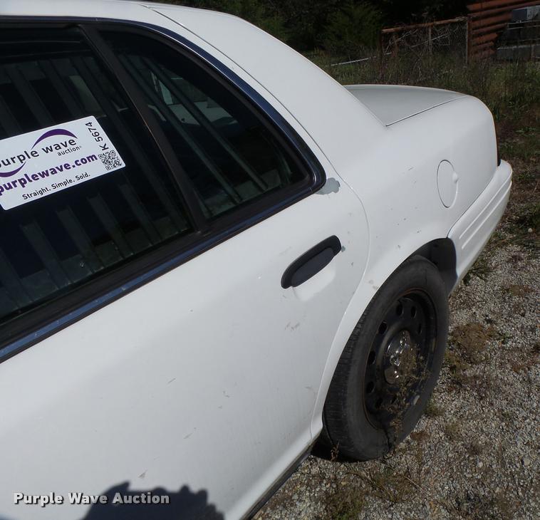 image for item K5674 2006 Ford Crown Victoria Police Interceptor