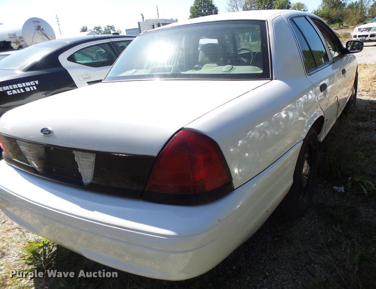 image for item K5674 2006 Ford Crown Victoria Police Interceptor