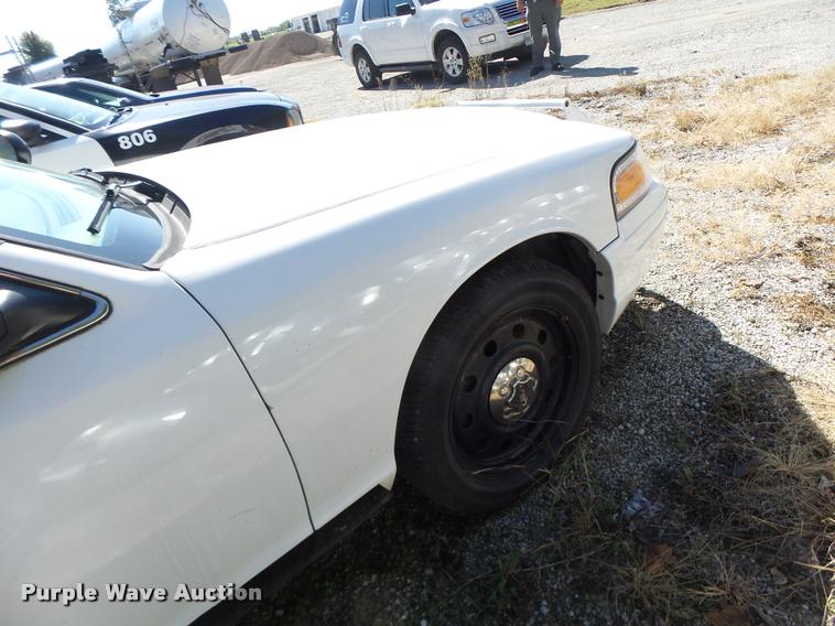 image for item K5674 2006 Ford Crown Victoria Police Interceptor