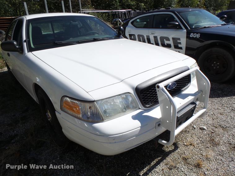 image for item K5674 2006 Ford Crown Victoria Police Interceptor