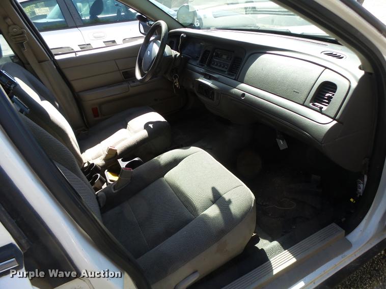 image for item K5674 2006 Ford Crown Victoria Police Interceptor