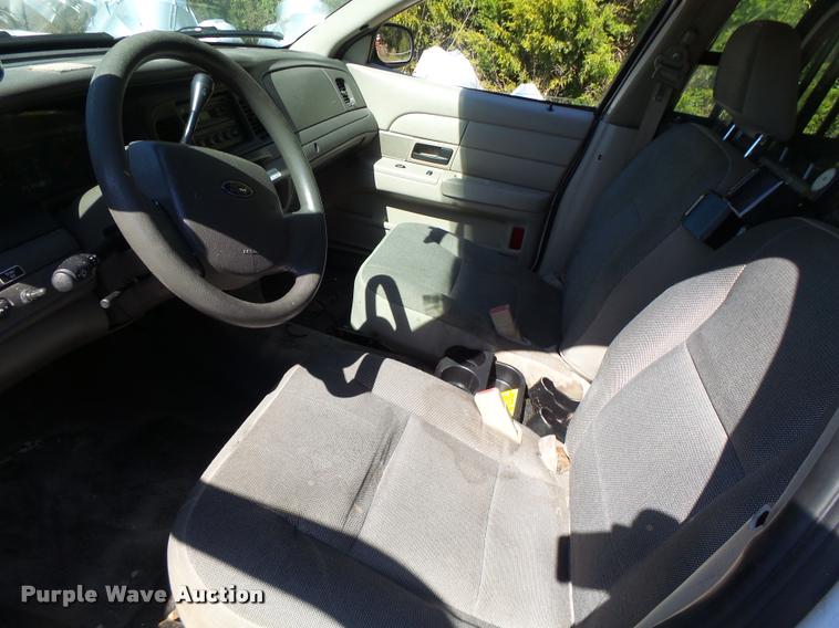 image for item K5674 2006 Ford Crown Victoria Police Interceptor