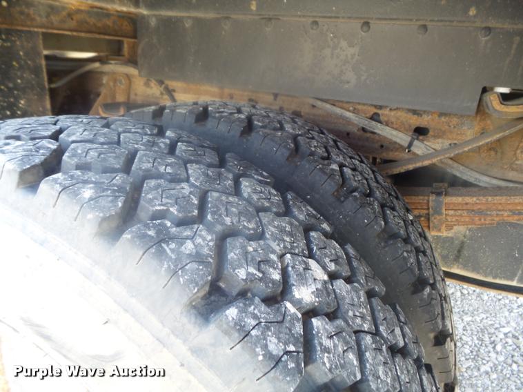 image for item K7722 2004 Ford F550 XL Crew Cab utility bed