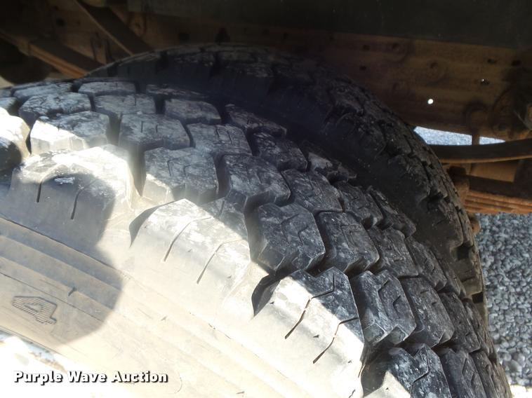 image for item K7722 2004 Ford F550 XL Crew Cab utility bed