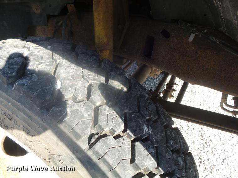 image for item K7722 2004 Ford F550 XL Crew Cab utility bed