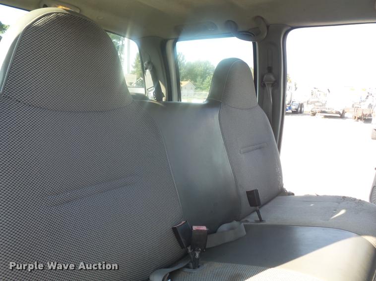 image for item K7722 2004 Ford F550 XL Crew Cab utility bed