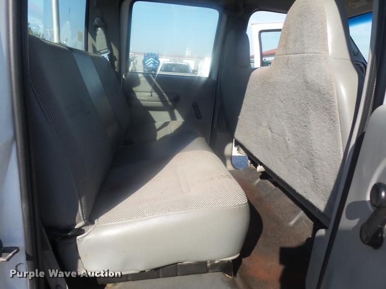 image for item K7722 2004 Ford F550 XL Crew Cab utility bed