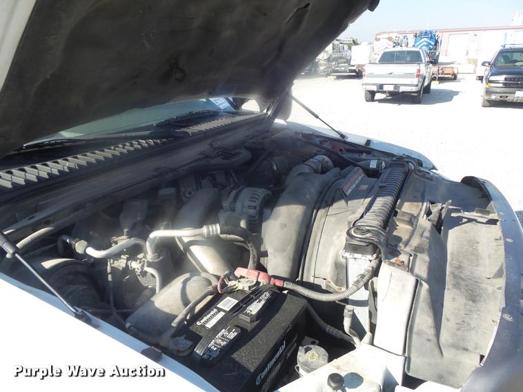 image for item K7722 2004 Ford F550 XL Crew Cab utility bed