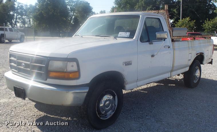 image for item K7723 1997 Ford F250 HD pickup truck