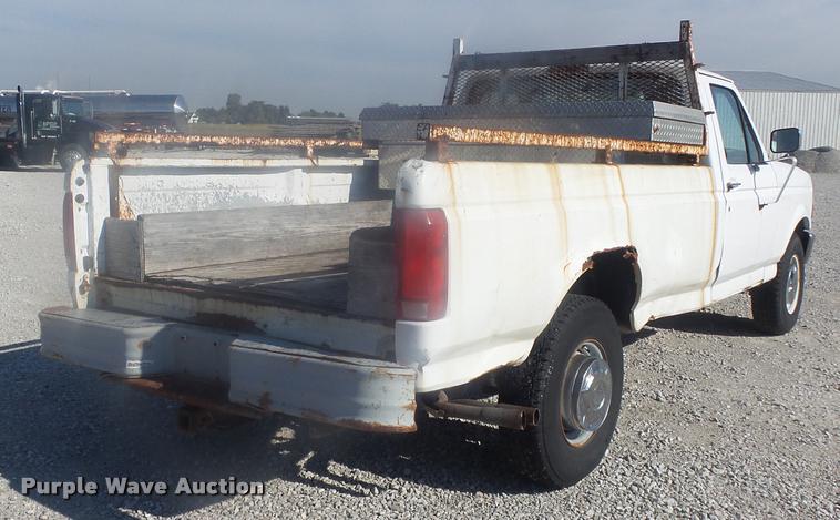image for item K7723 1997 Ford F250 HD pickup truck