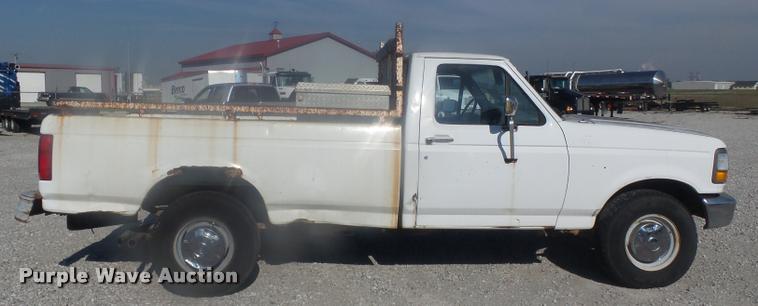 image for item K7723 1997 Ford F250 HD pickup truck