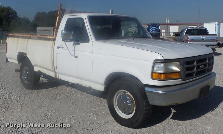 image for item K7723 1997 Ford F250 HD pickup truck