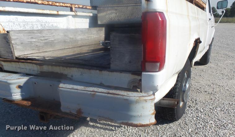 image for item K7723 1997 Ford F250 HD pickup truck