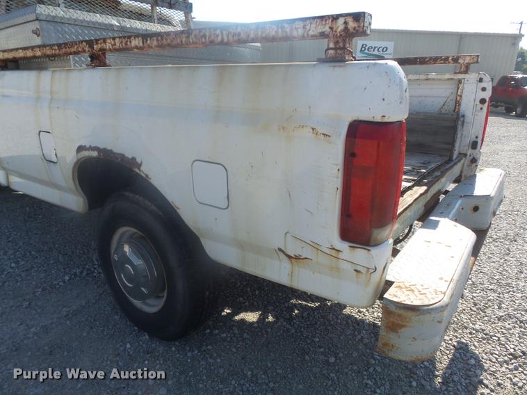 image for item K7723 1997 Ford F250 HD pickup truck