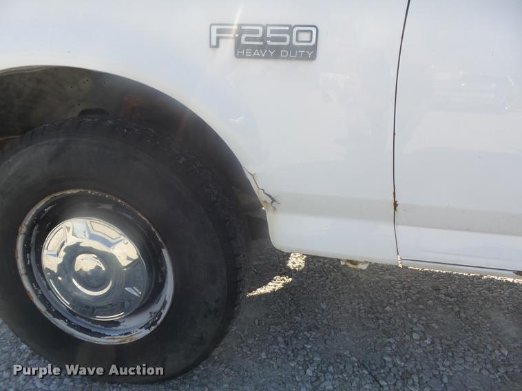 image for item K7723 1997 Ford F250 HD pickup truck