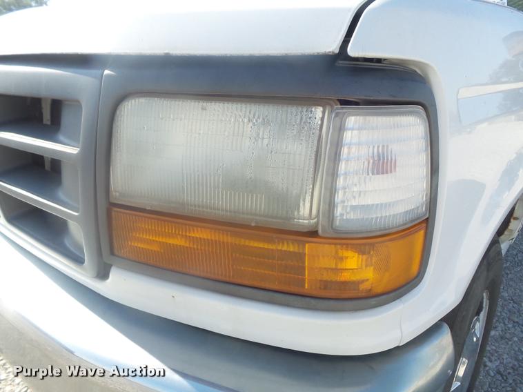 image for item K7723 1997 Ford F250 HD pickup truck