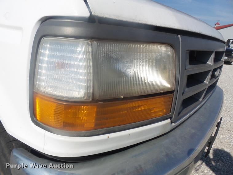 image for item K7723 1997 Ford F250 HD pickup truck