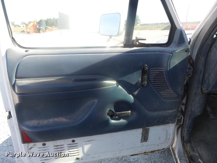 image for item K7723 1997 Ford F250 HD pickup truck