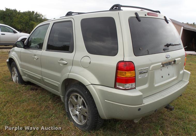 image for item K8173 2003 Ford Escape Limited SUV