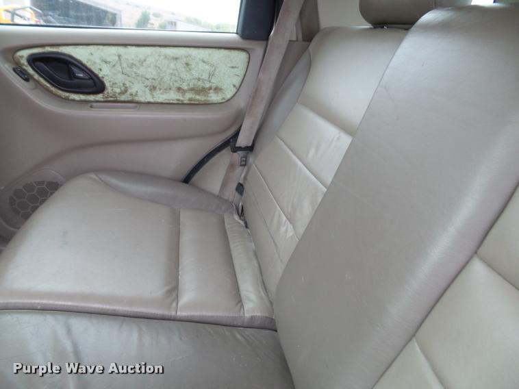 image for item K8173 2003 Ford Escape Limited SUV