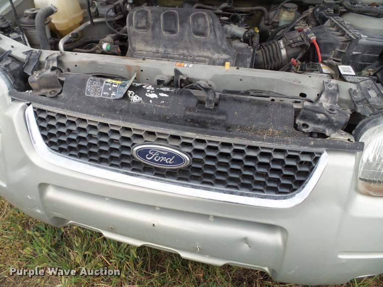 image for item K8173 2003 Ford Escape Limited SUV