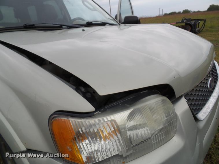 image for item K8173 2003 Ford Escape Limited SUV