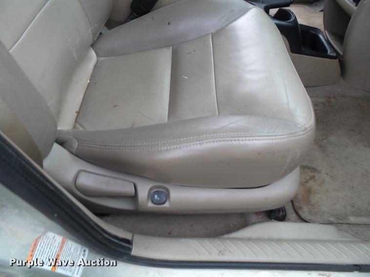 image for item K8173 2003 Ford Escape Limited SUV