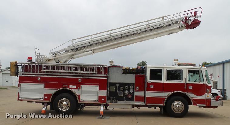 image for item K8241 1992 Pierce Arrow E6753 Aerial Crew Cab fire truck