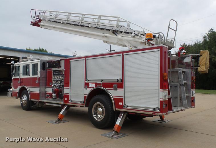 image for item K8241 1992 Pierce Arrow E6753 Aerial Crew Cab fire truck