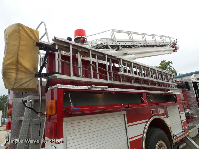 image for item K8241 1992 Pierce Arrow E6753 Aerial Crew Cab fire truck