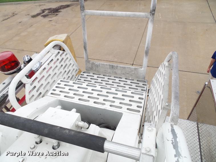 image for item K8241 1992 Pierce Arrow E6753 Aerial Crew Cab fire truck