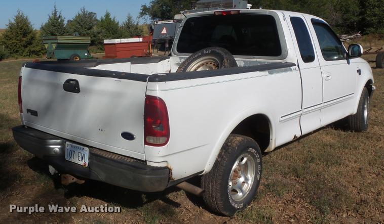 image for item L1709 1998 Ford F150 SuperCab pickup truck