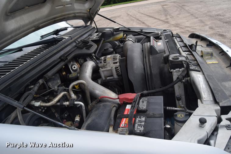 image for item L2586 2006 Ford F350 XLT Super Duty SuperCab utility truck