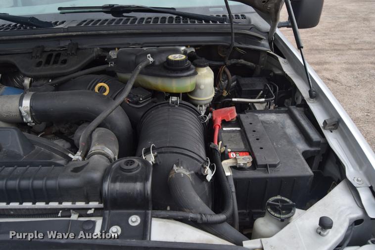 image for item L2586 2006 Ford F350 XLT Super Duty SuperCab utility truck