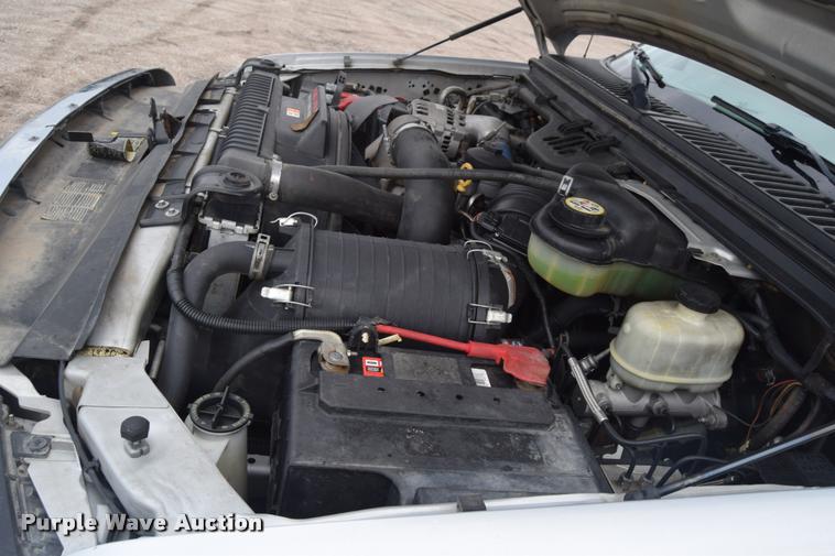 image for item L2586 2006 Ford F350 XLT Super Duty SuperCab utility truck