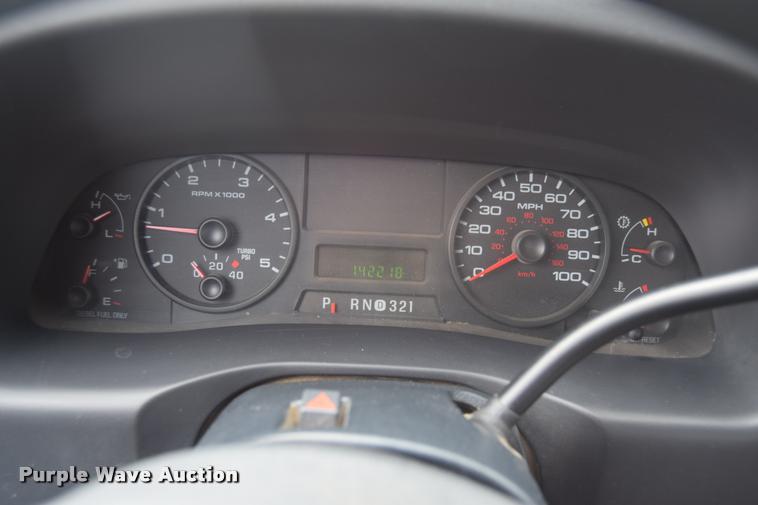 image for item L2587 2006 Ford F350 XLT Super Duty SuperCab utility truck