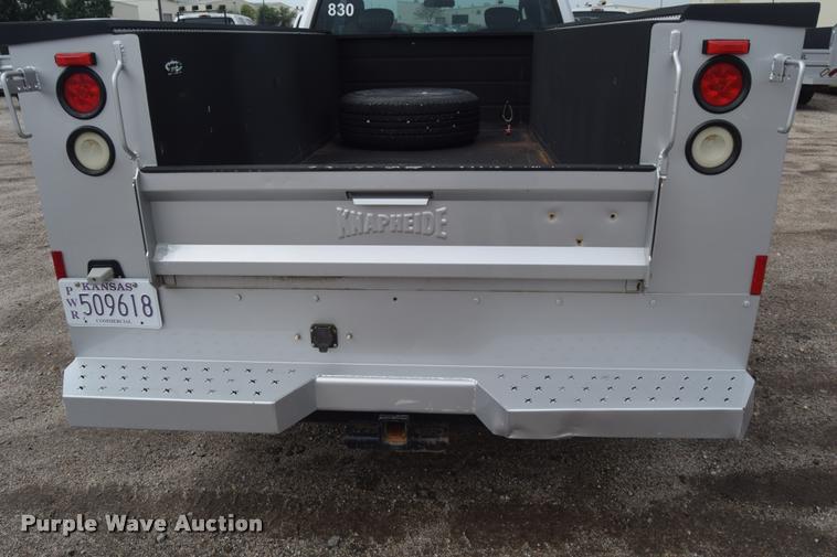 image for item L2587 2006 Ford F350 XLT Super Duty SuperCab utility truck