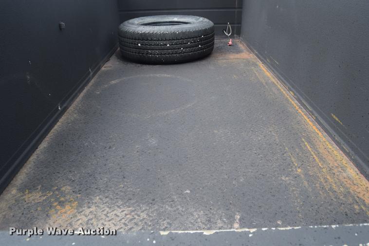 image for item L2587 2006 Ford F350 XLT Super Duty SuperCab utility truck