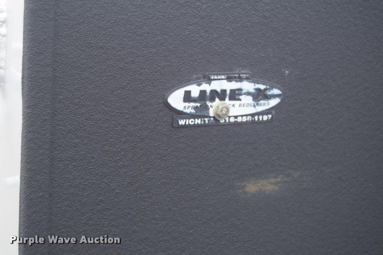 image for item L2587 2006 Ford F350 XLT Super Duty SuperCab utility truck