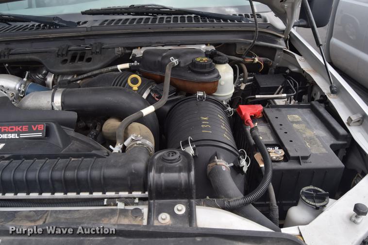 image for item L2587 2006 Ford F350 XLT Super Duty SuperCab utility truck