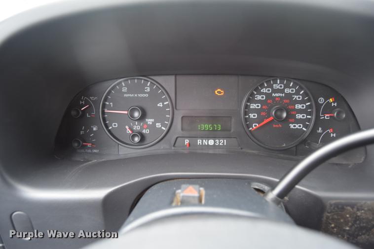 image for item L2588 2006 Ford F350 XLT Super Duty SuperCab utility truck