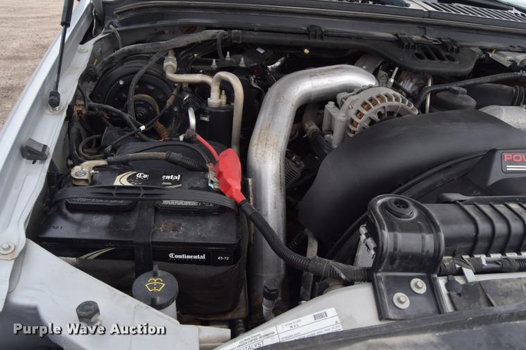 image for item L2588 2006 Ford F350 XLT Super Duty SuperCab utility truck