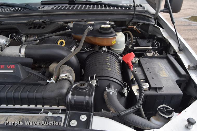 image for item L2588 2006 Ford F350 XLT Super Duty SuperCab utility truck