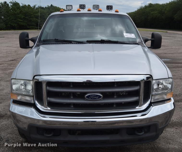 image for item L2589 2004 Ford F350 XLT Super Duty SuperCab utility truck